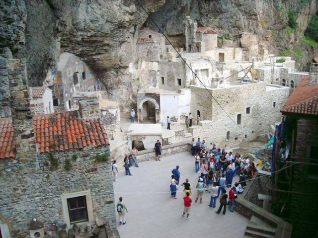 Κτίσματα και Ρυμοτομία